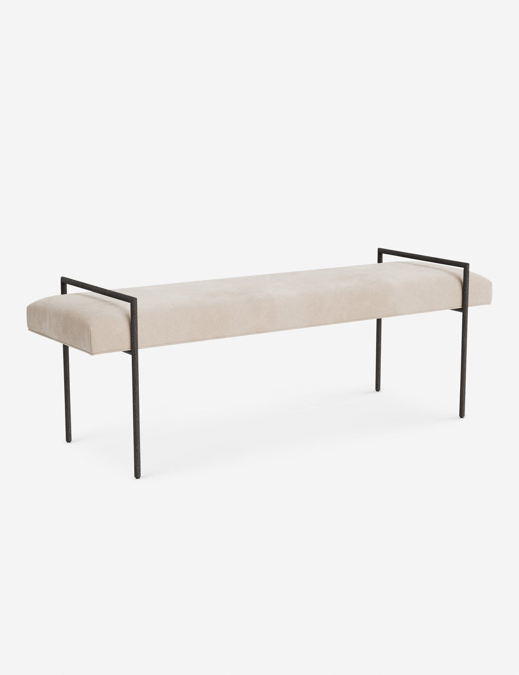 Banc - Une assise fine rembourrée repose sur un cadre métallique épuré, conférant à ce banc un profil net et architectural