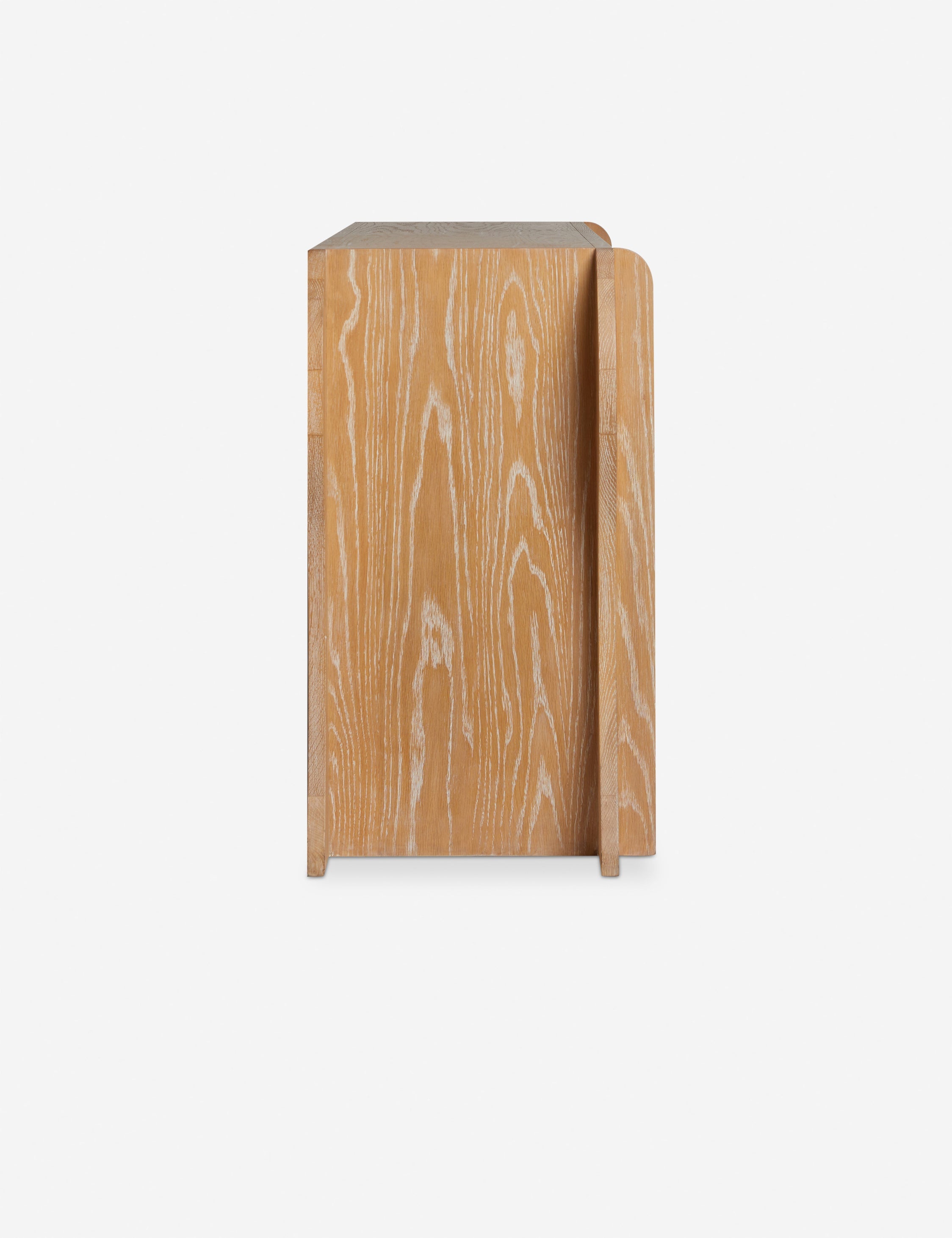 Commode à 6 tiroirs - La commode apporte une touche sculpturale à la chambre