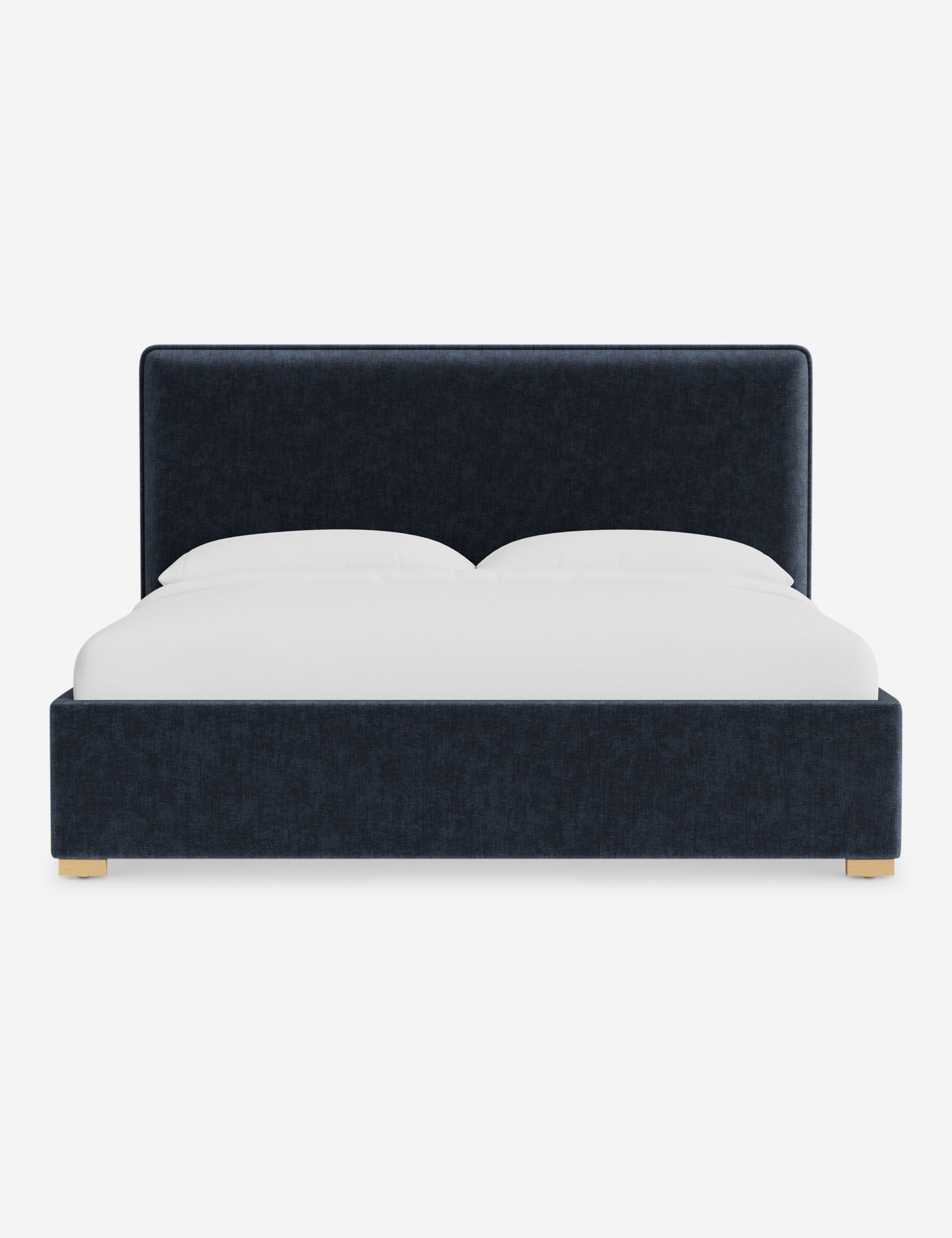 Lit - Le lit allie des lignes douces à une simplicité épurée pour un style à la fois équilibré et raffiné.
