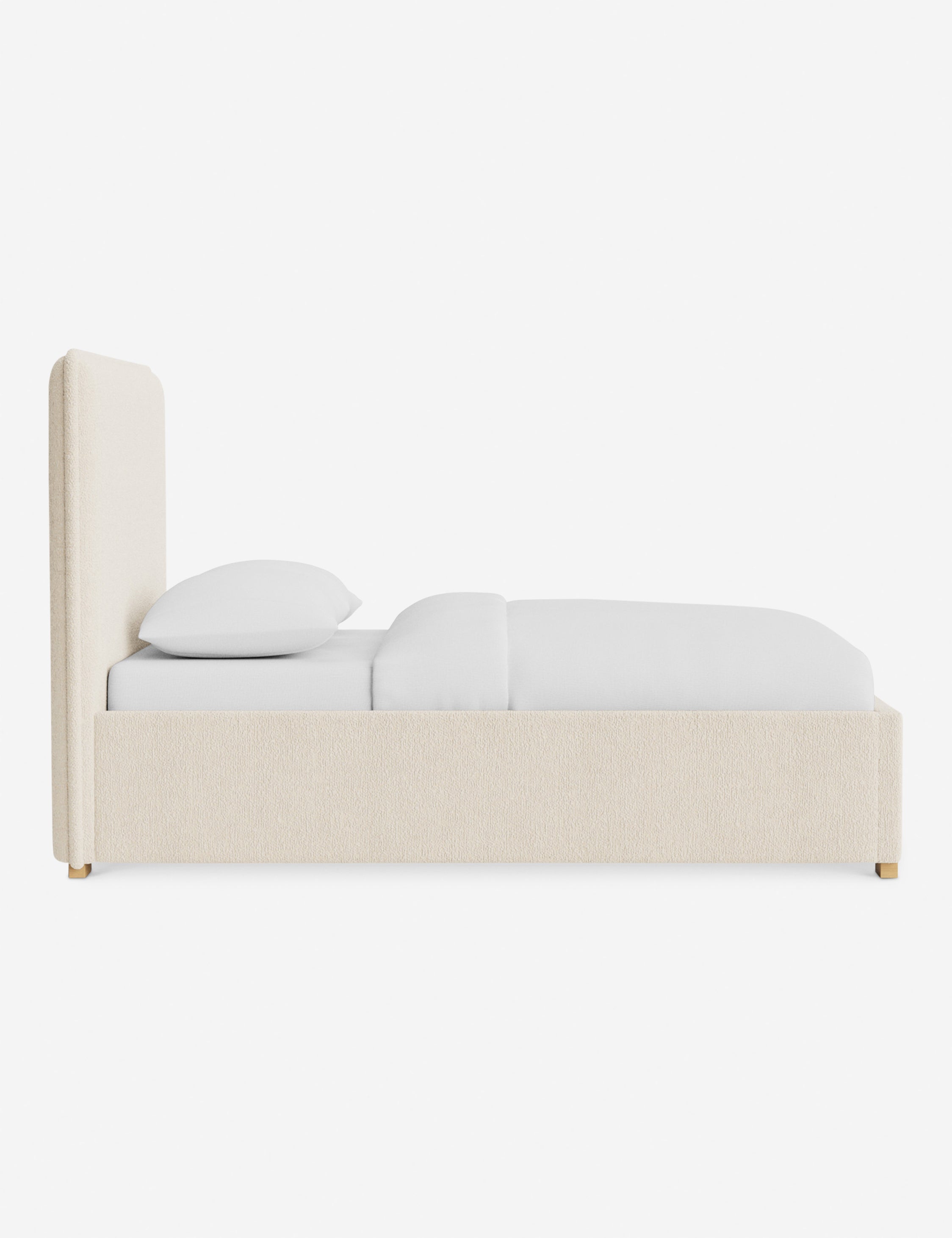 Lit - Le lit allie des lignes douces à une simplicité épurée pour un style à la fois équilibré et raffiné.