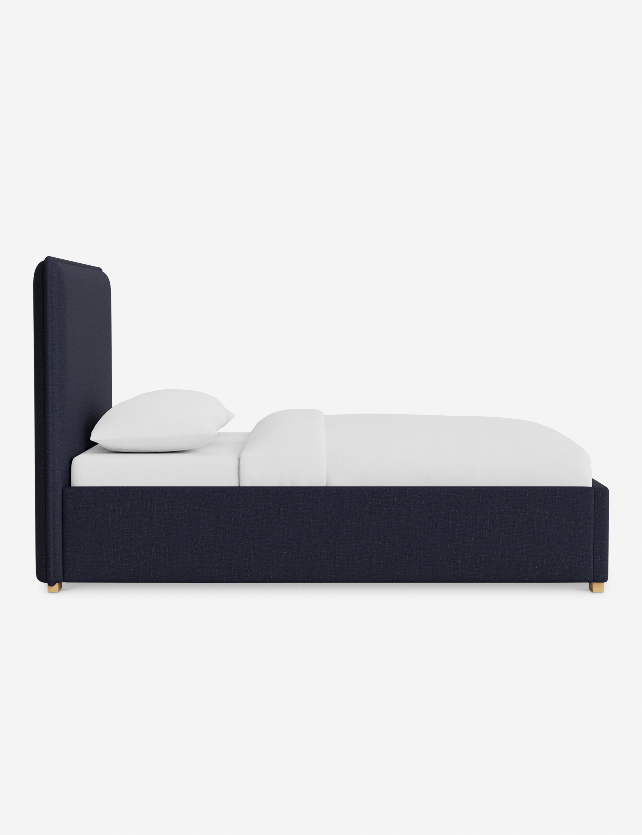Lit - Le lit allie des lignes douces à une simplicité épurée pour un style à la fois équilibré et raffiné.