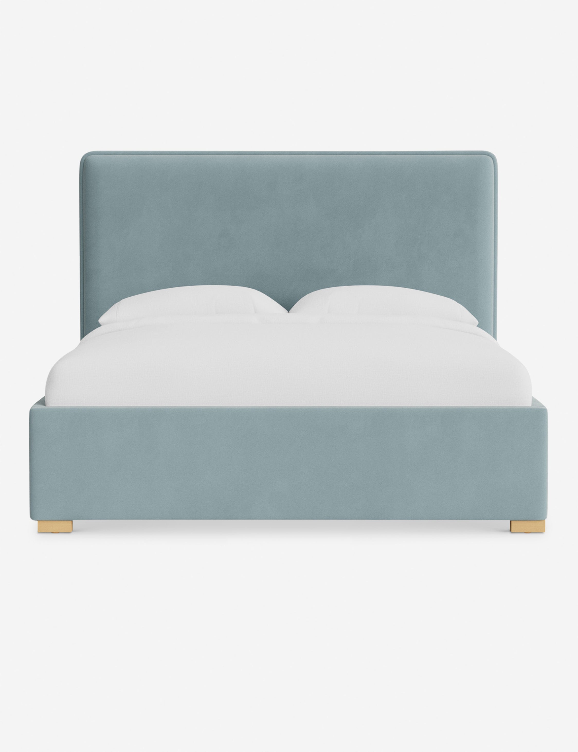 Lit - Le lit allie des lignes douces à une simplicité épurée pour un style à la fois équilibré et raffiné.