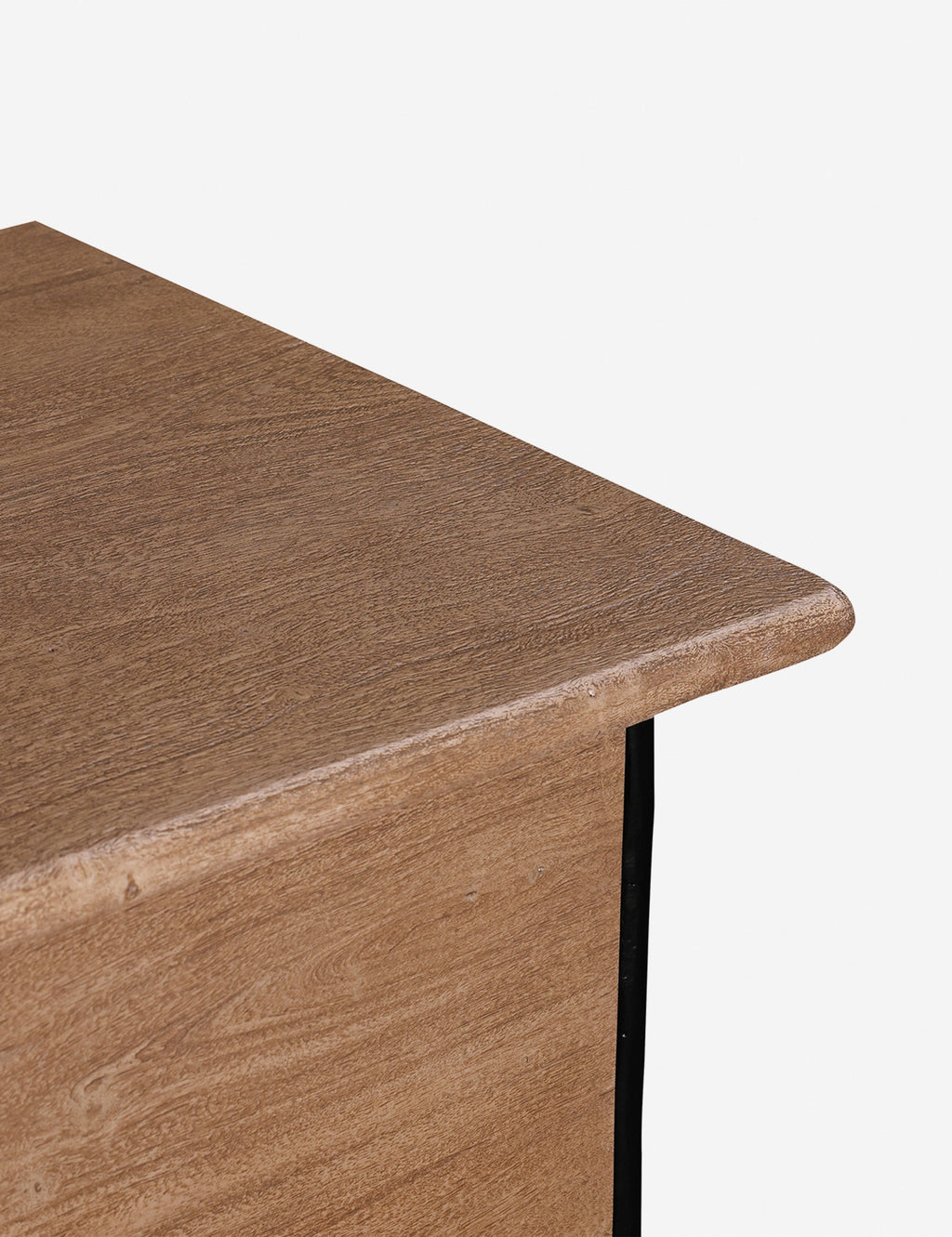 Commode - La commode associe un grain de bois chaleureux à une base en métal épurée pour un look qui équilibre le charme rustique et une touche industrielle