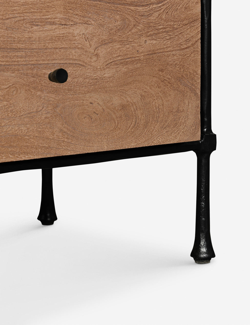 Table de chevet - La table de chevet Adley associe les tons chaleureux du bois veiné à une base métallique élégante pour un look qui équilibre charme rustique et touche industrielle.