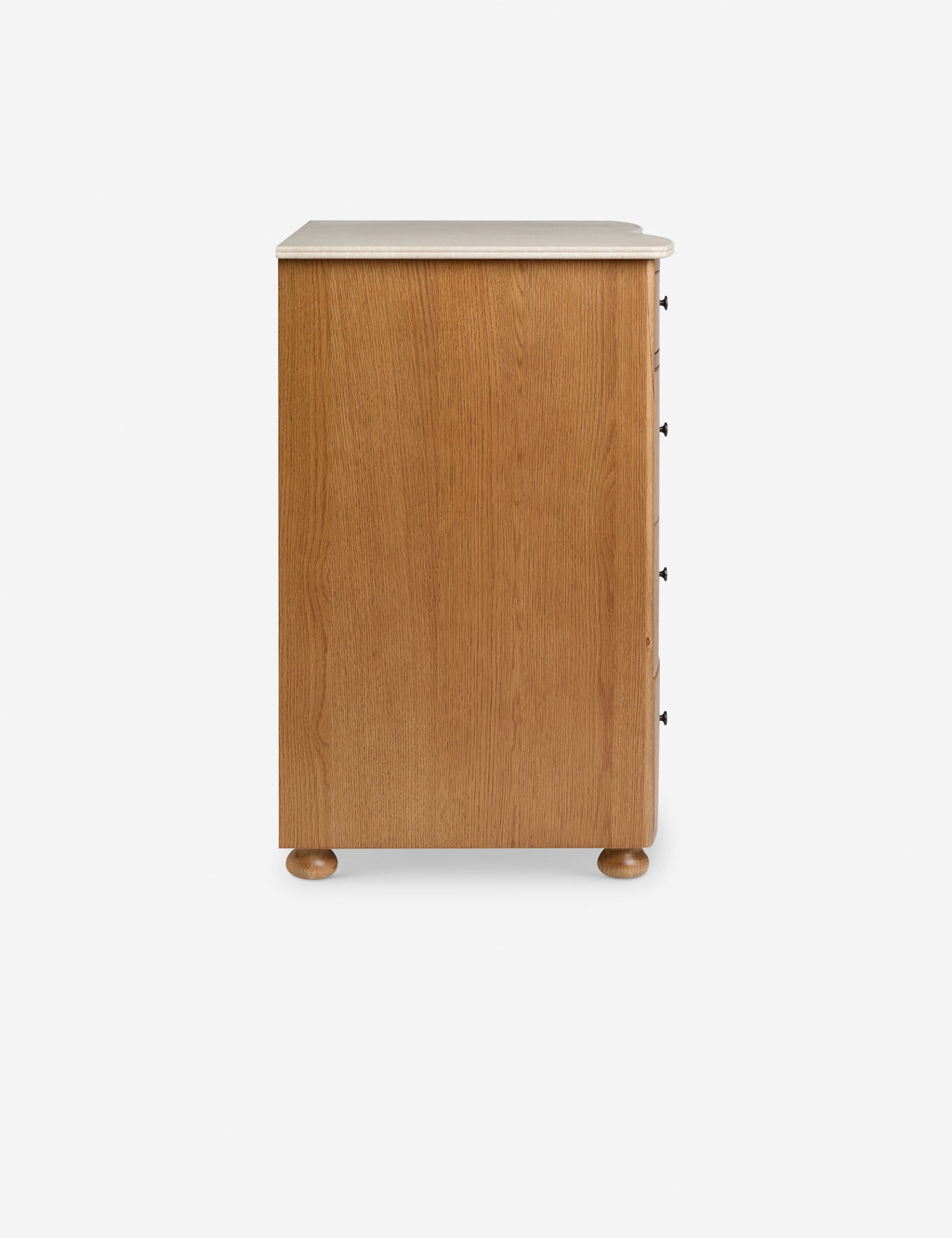 Commode - Dans un véritable style campagnard anglais, la commode de la collection exclusive pour Lulu and Georgia offre une structure en bois épurée