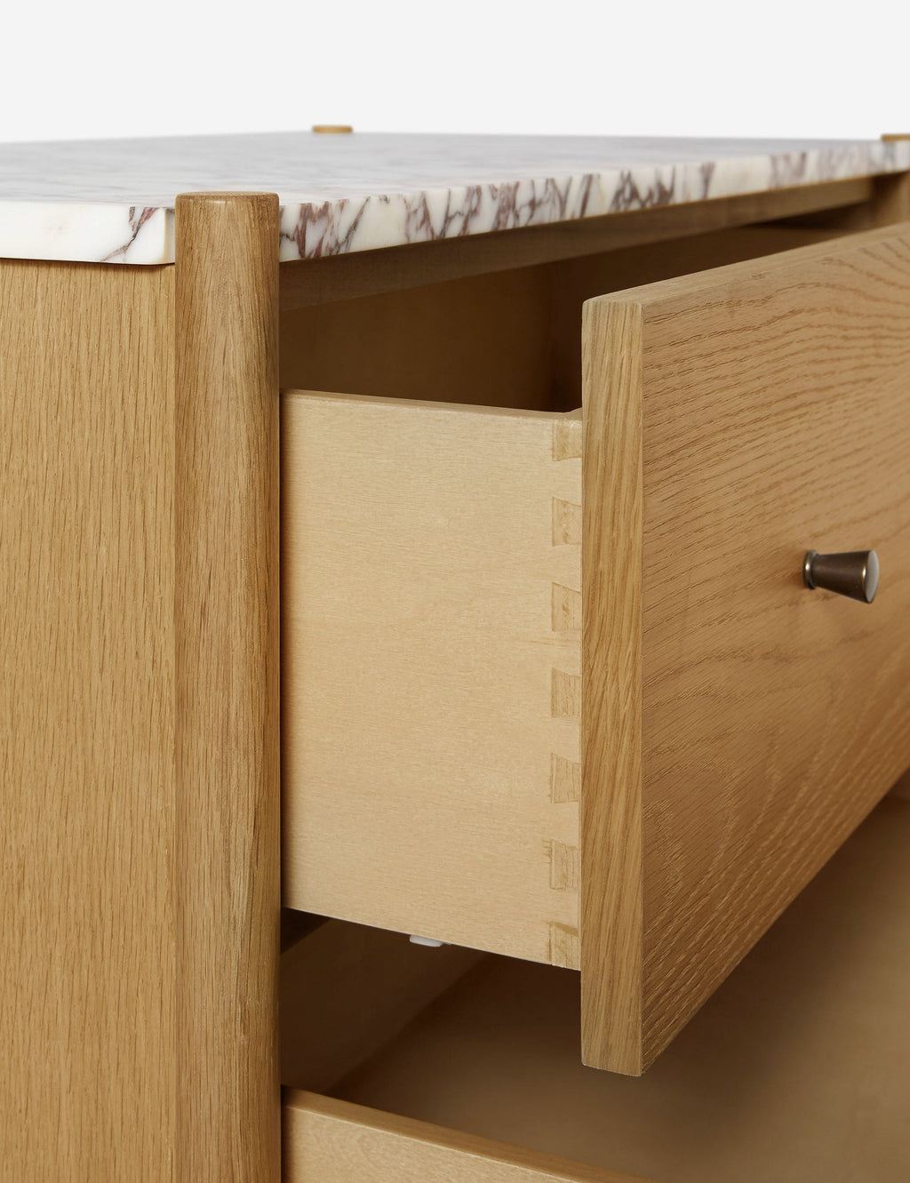Commode 3 tiroirs – Notre commode apporte une touche d'élégance à n'importe quelle chambre.