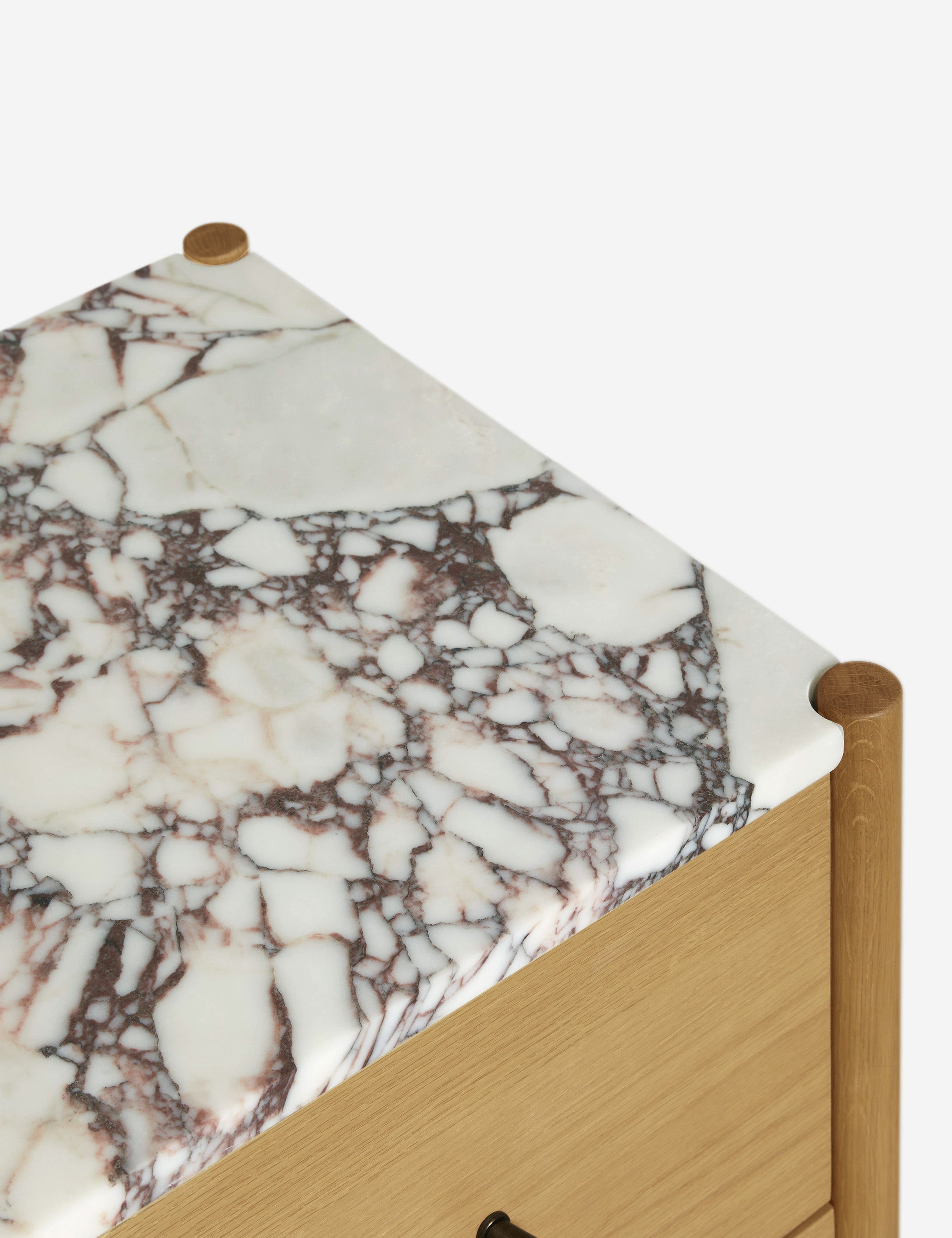 Commode 3 tiroirs – Notre commode apporte une touche d'élégance à n'importe quelle chambre.