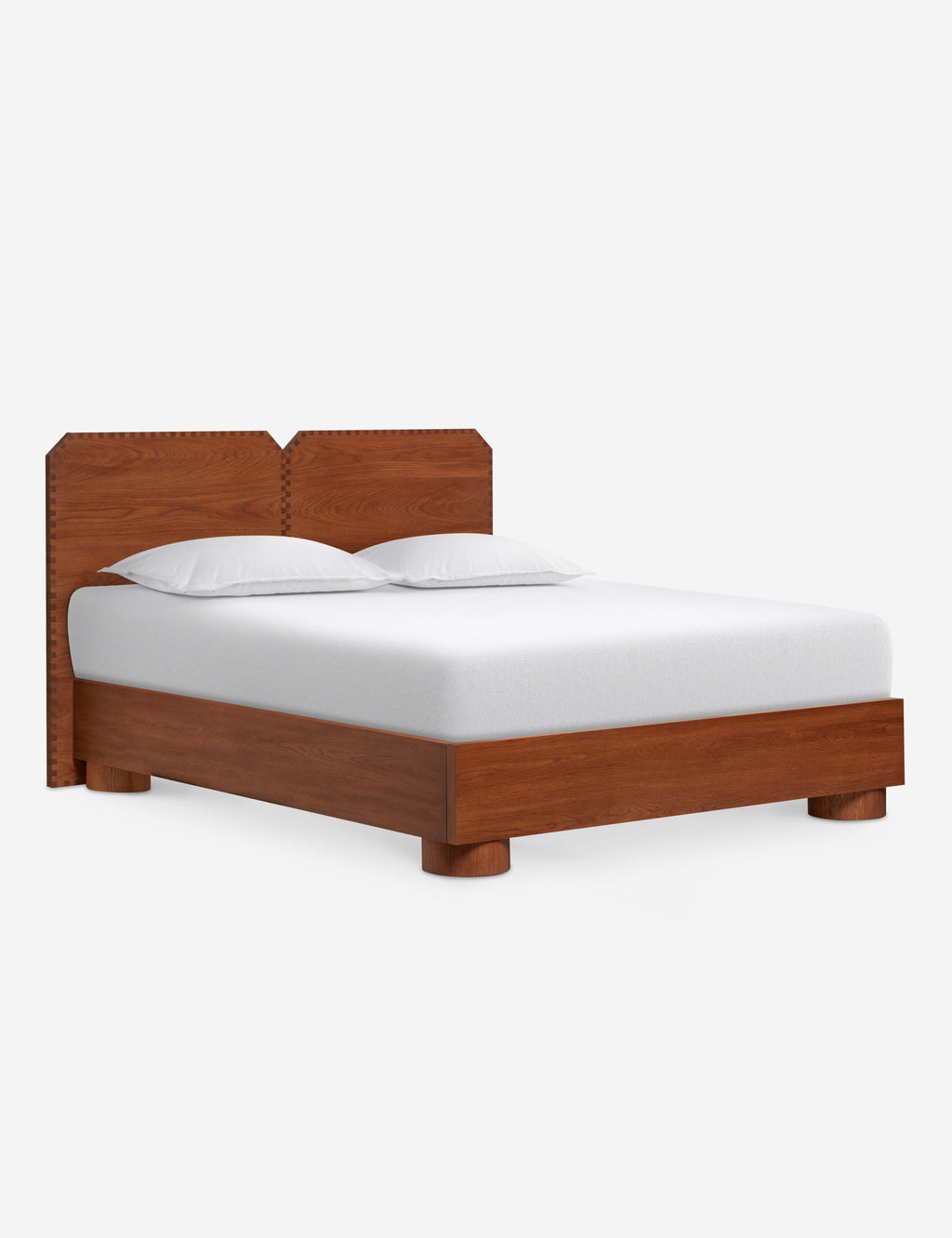Lit - Avec un cadre entièrement en bois, le lit met en valeur l'intégrité du matériau et la qualité de l'artisanat