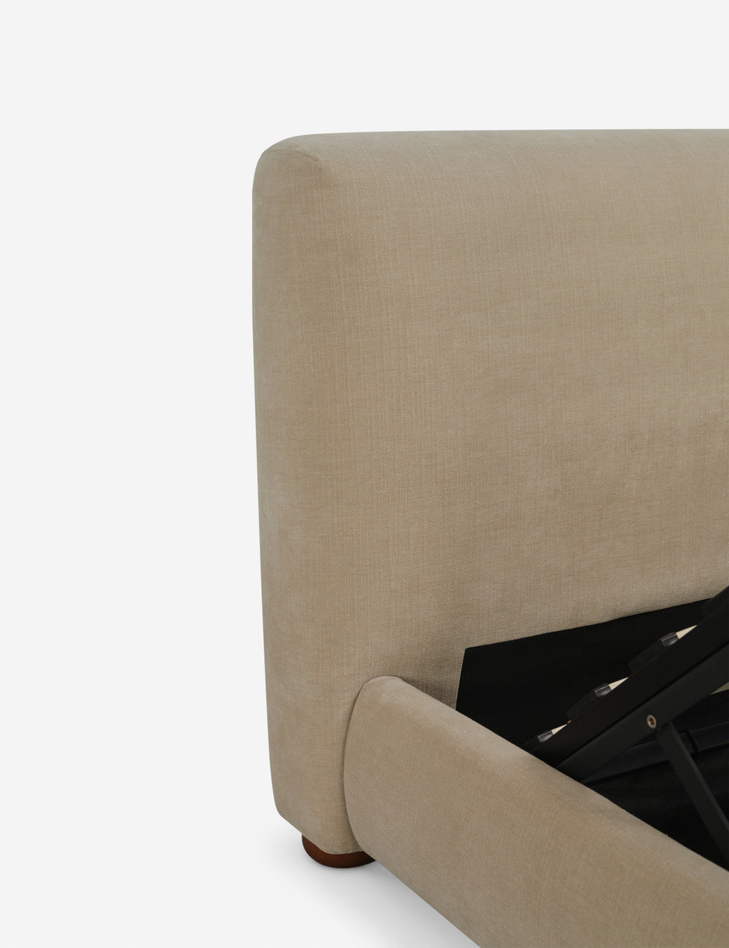 Lit - Le lit offre un impact doux avec une tête de lit délicatement arrondie et des pieds ludiques en forme de bun