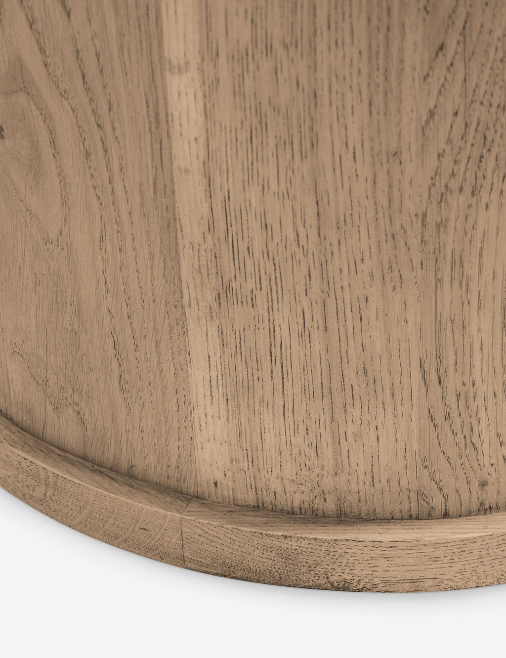 Table de chevet - À la fois sculpturale et équilibrée, la table de chevet Audey apporte une élégance chaleureuse à votre chambre