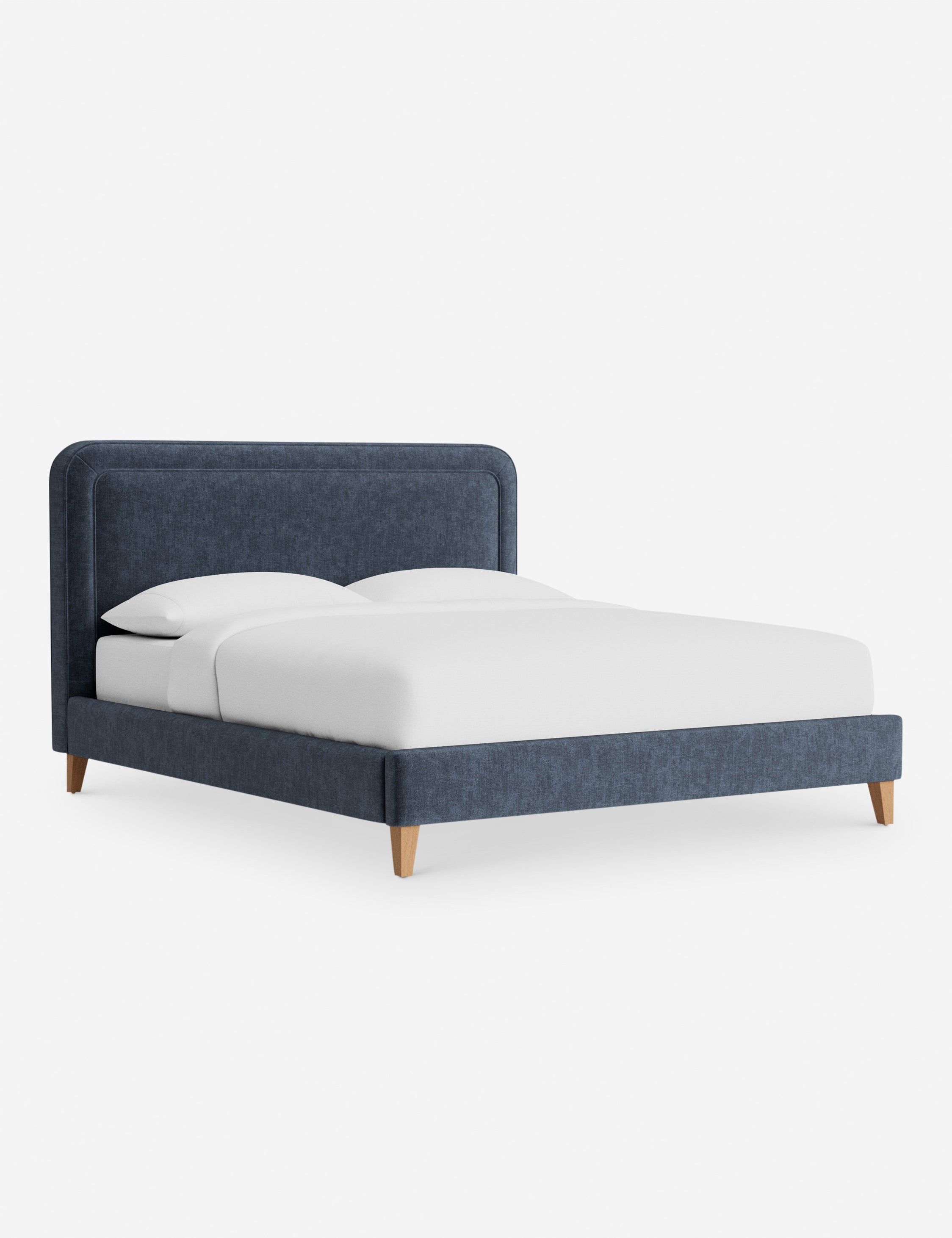 Lit - Avec ses lignes épurées et son cadre rembourré, le lit offre un look à la fois élégant et accueillant