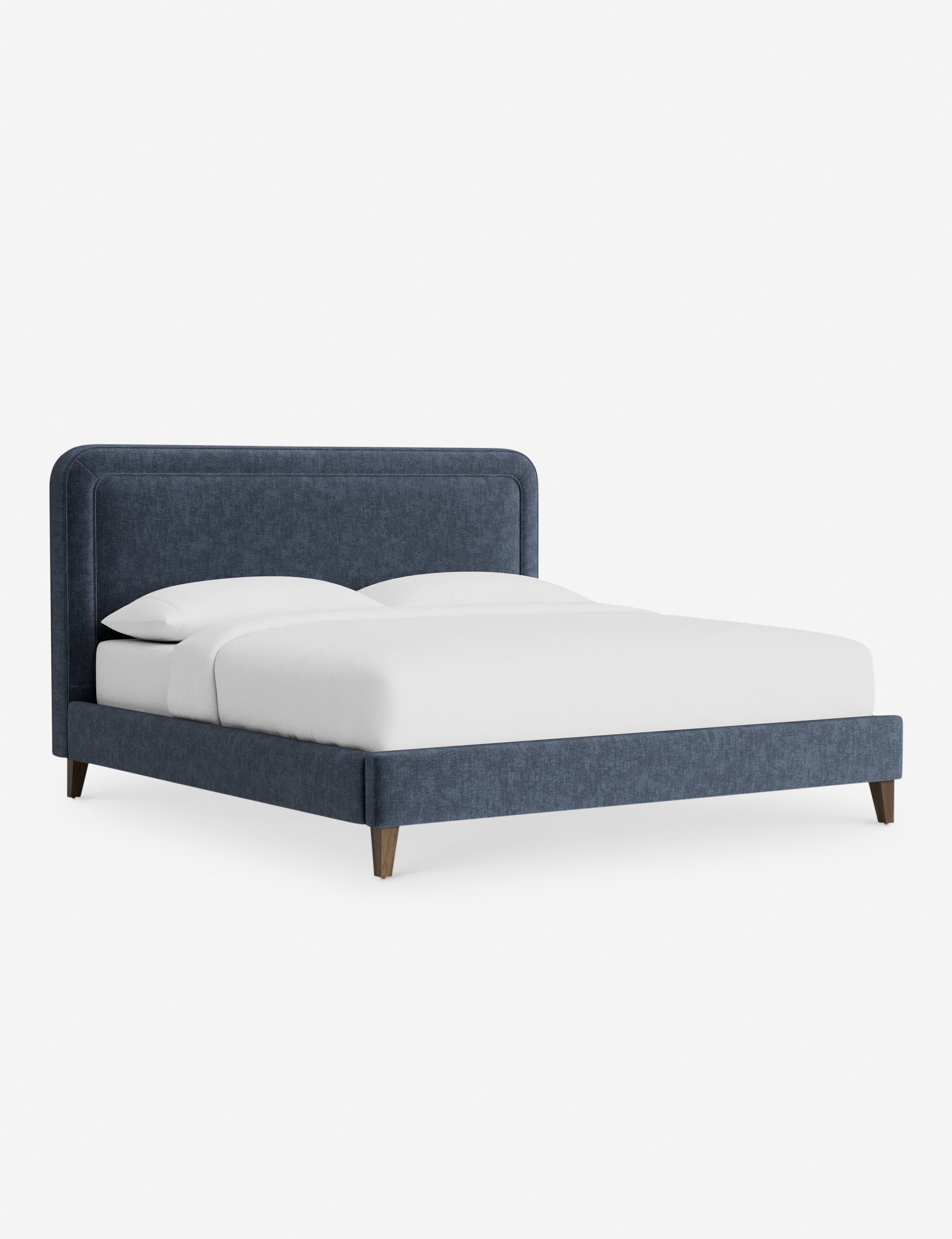 Lit - Avec ses lignes épurées et son cadre rembourré, le lit offre un look à la fois élégant et accueillant