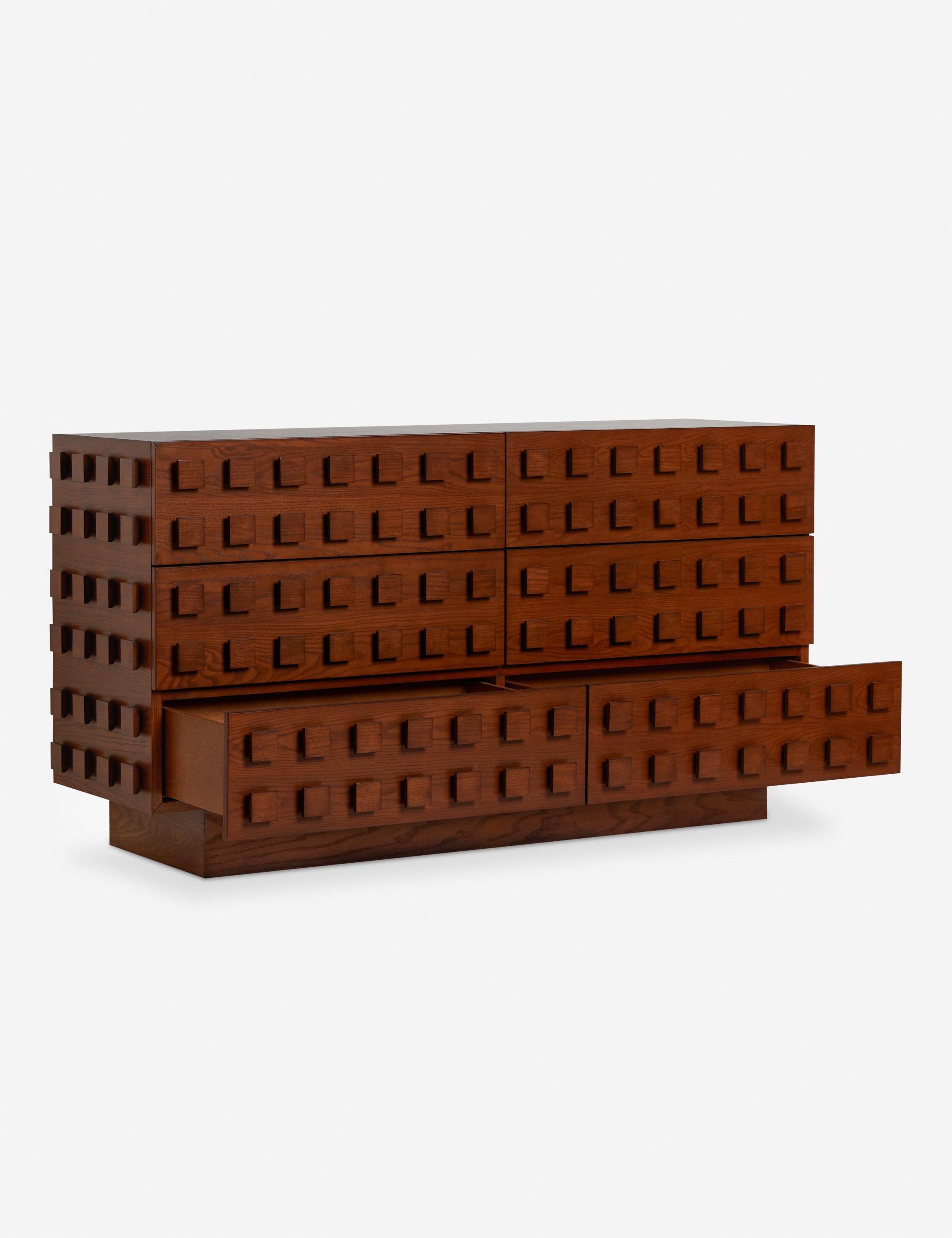 Commode à 6 tiroirs - joue avec la répétition et la dimension pour créer un profil saisissant en bois