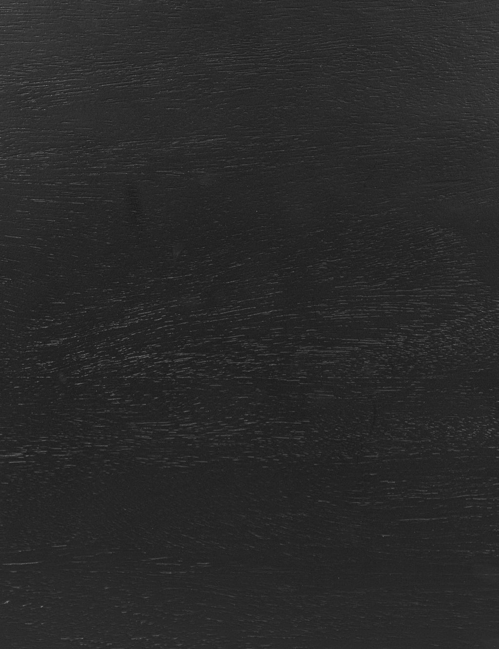 Commode - Les lignes douces de la commode se reflètent dans sa silhouette légèrement arrondie, offrant un design élégant avec un profil sculptural et raffiné.