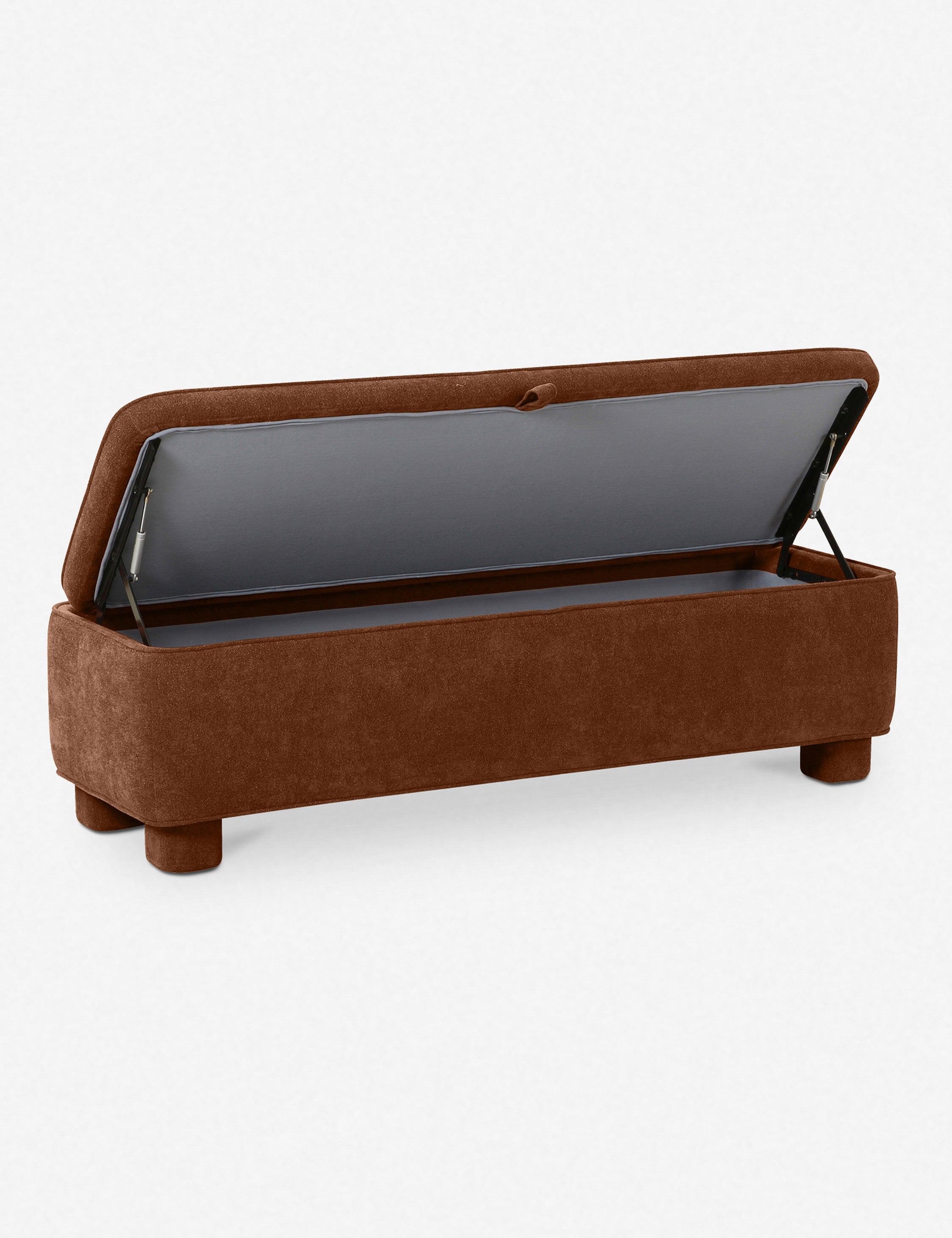 Banc - Ce banc tapissé, au caractère intemporel, est doté d'un espace de rangement intérieur pour le linge de maison, les oreillers et les couvertures