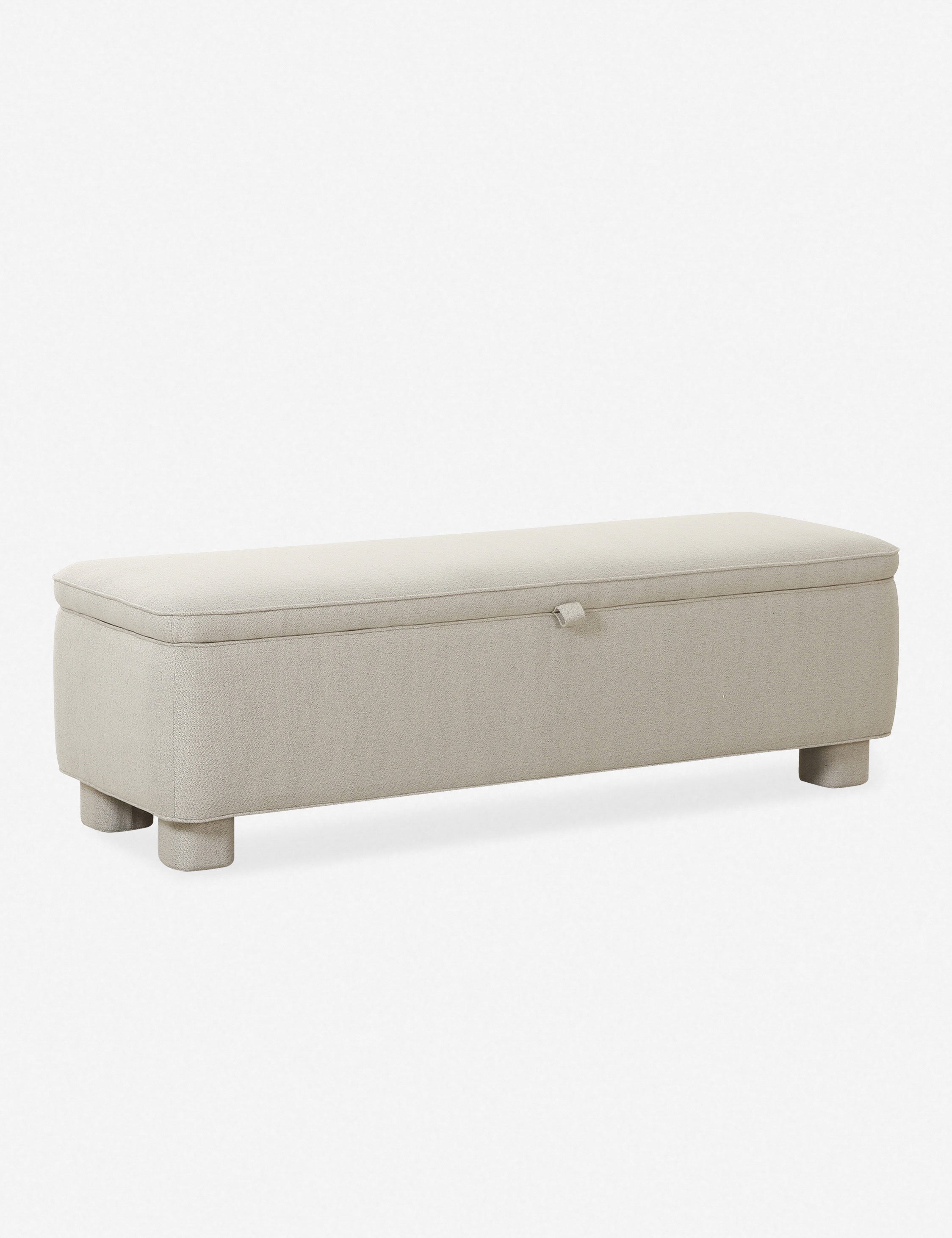 Banc - Ce banc tapissé, au caractère intemporel, est doté d'un espace de rangement intérieur pour le linge de maison, les oreillers et les couvertures