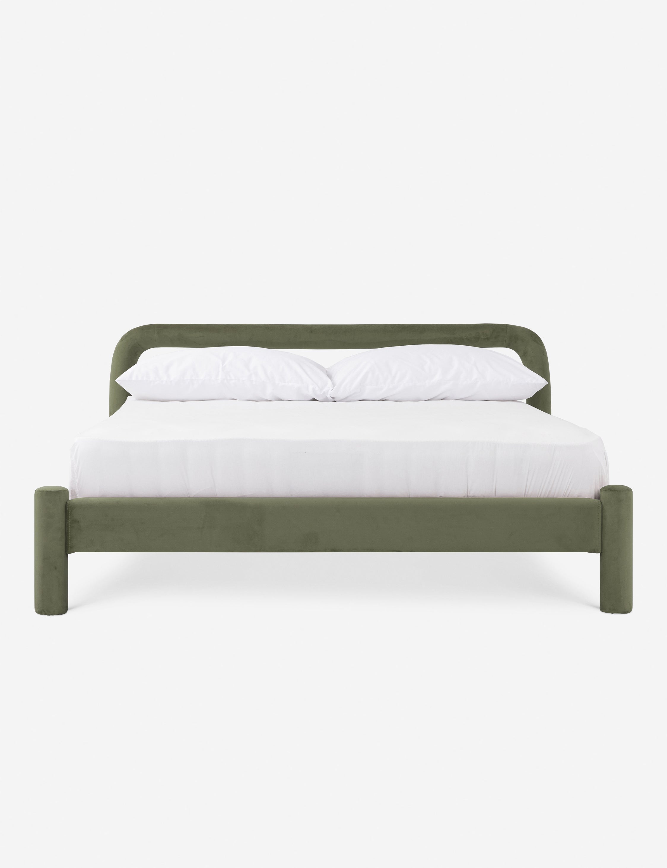 Lit plateforme - Un studio de design de mobilier cherche à créer des espaces ouverts et naturels avec sa ligne de mobilier minimaliste.