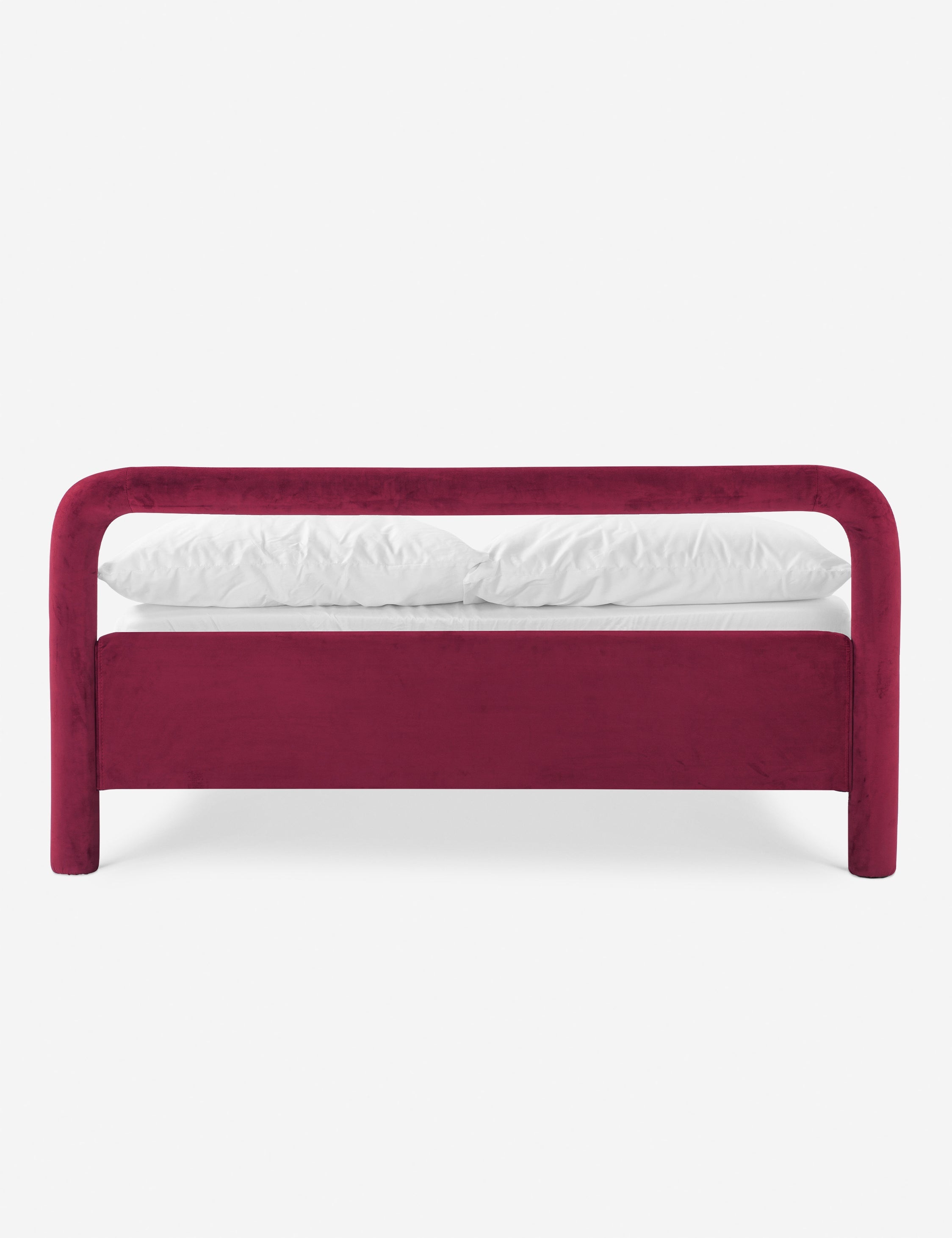 Lit plateforme - Un studio de design de mobilier cherche à créer des espaces ouverts et naturels avec sa ligne de mobilier minimaliste.