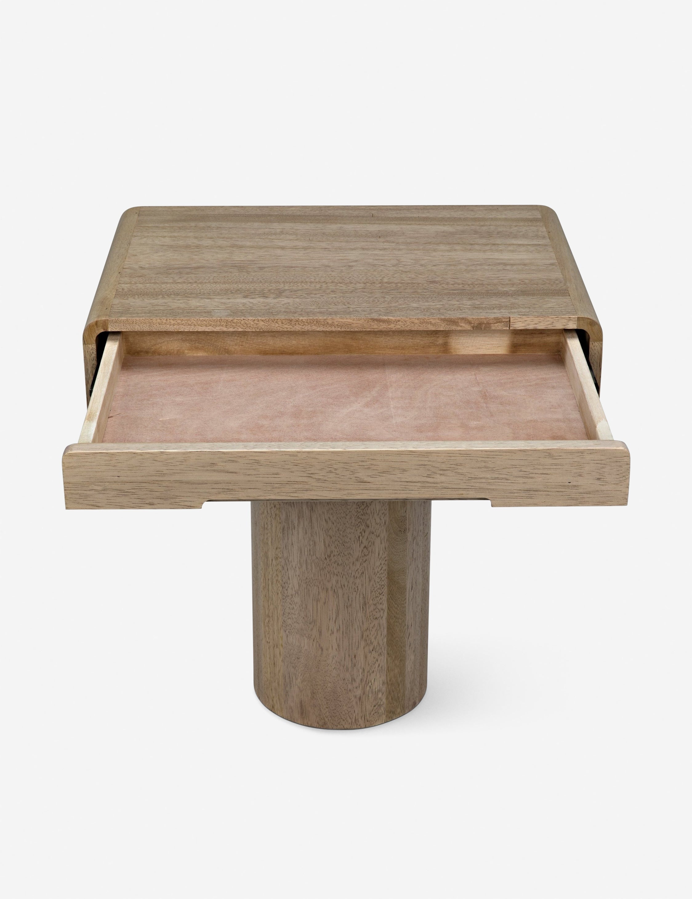 Table de chevet - Nous aimons décrire cette pièce comme moderne avec une touche bohème