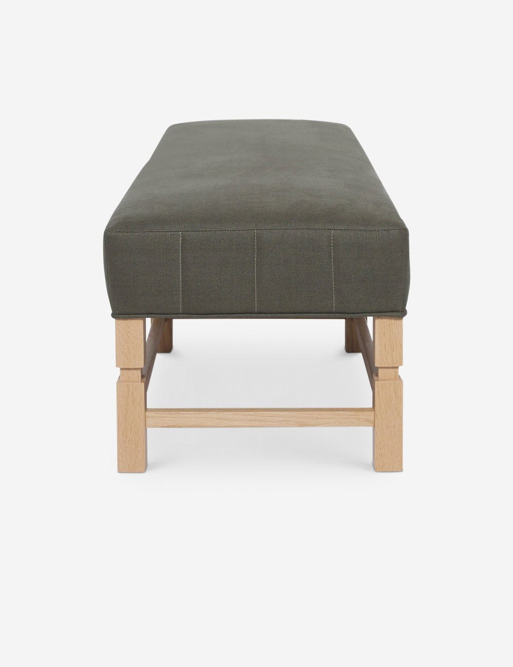 Banc – Alliant un style sur mesure à des matériaux classiques, ce banc rembourré est l'incarnation du confort intemporel.