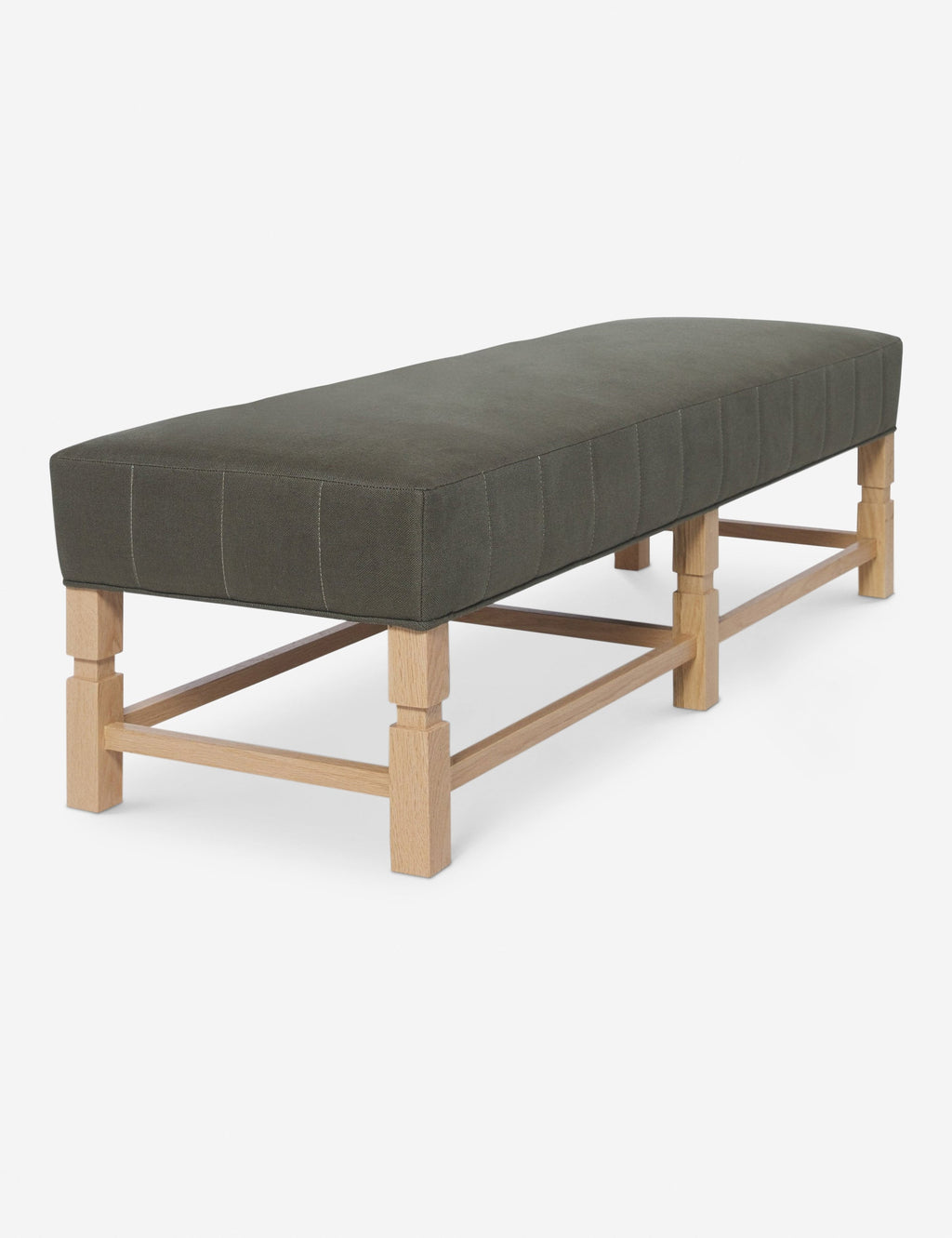 Banc – Alliant un style sur mesure à des matériaux classiques, ce banc rembourré est l'incarnation du confort intemporel.