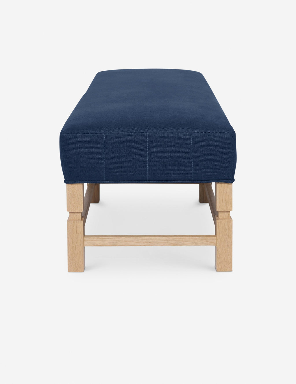Banc – Alliant un style sur mesure à des matériaux classiques, ce banc rembourré est l'incarnation du confort intemporel.