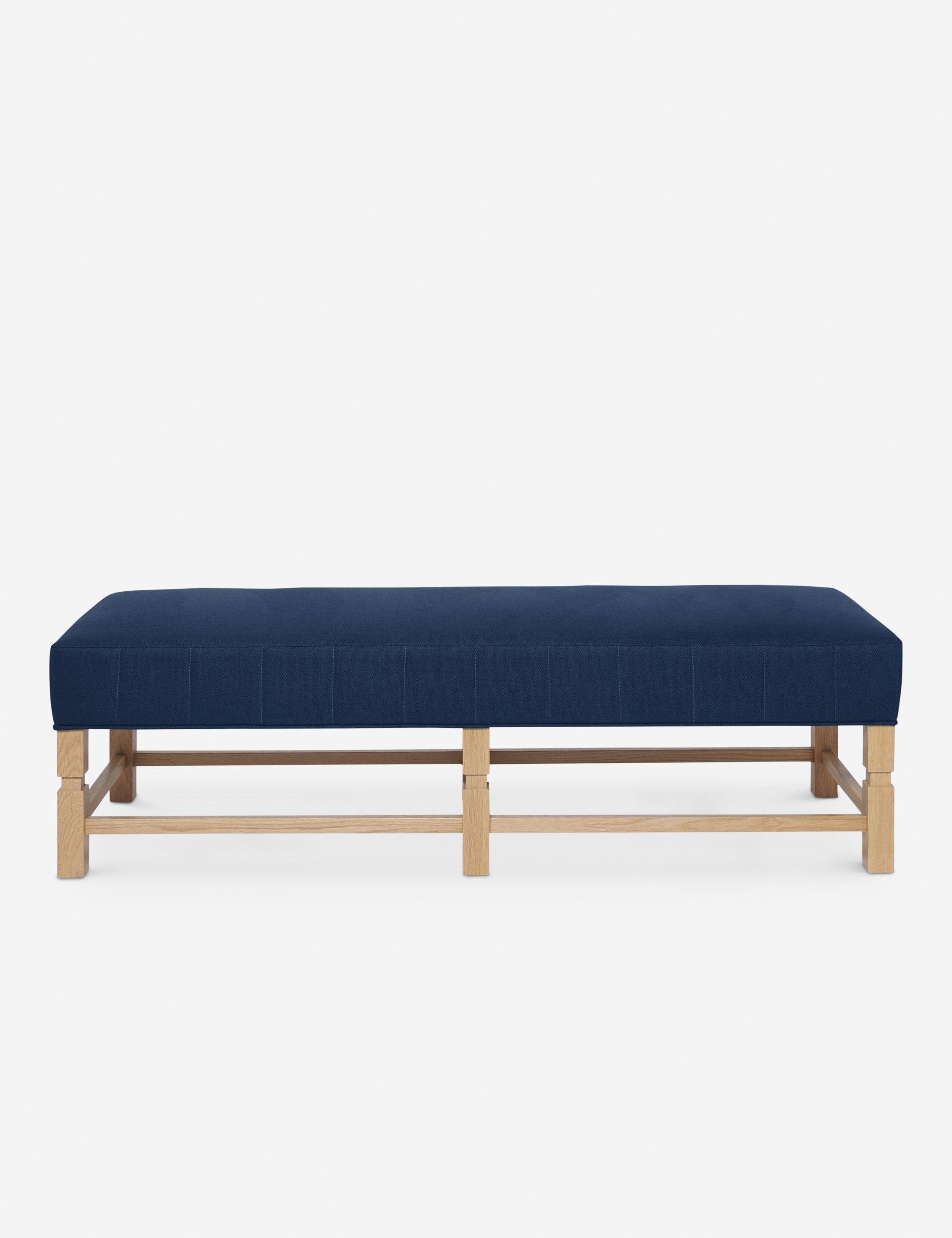 Banc – Alliant un style sur mesure à des matériaux classiques, ce banc rembourré est l'incarnation du confort intemporel.