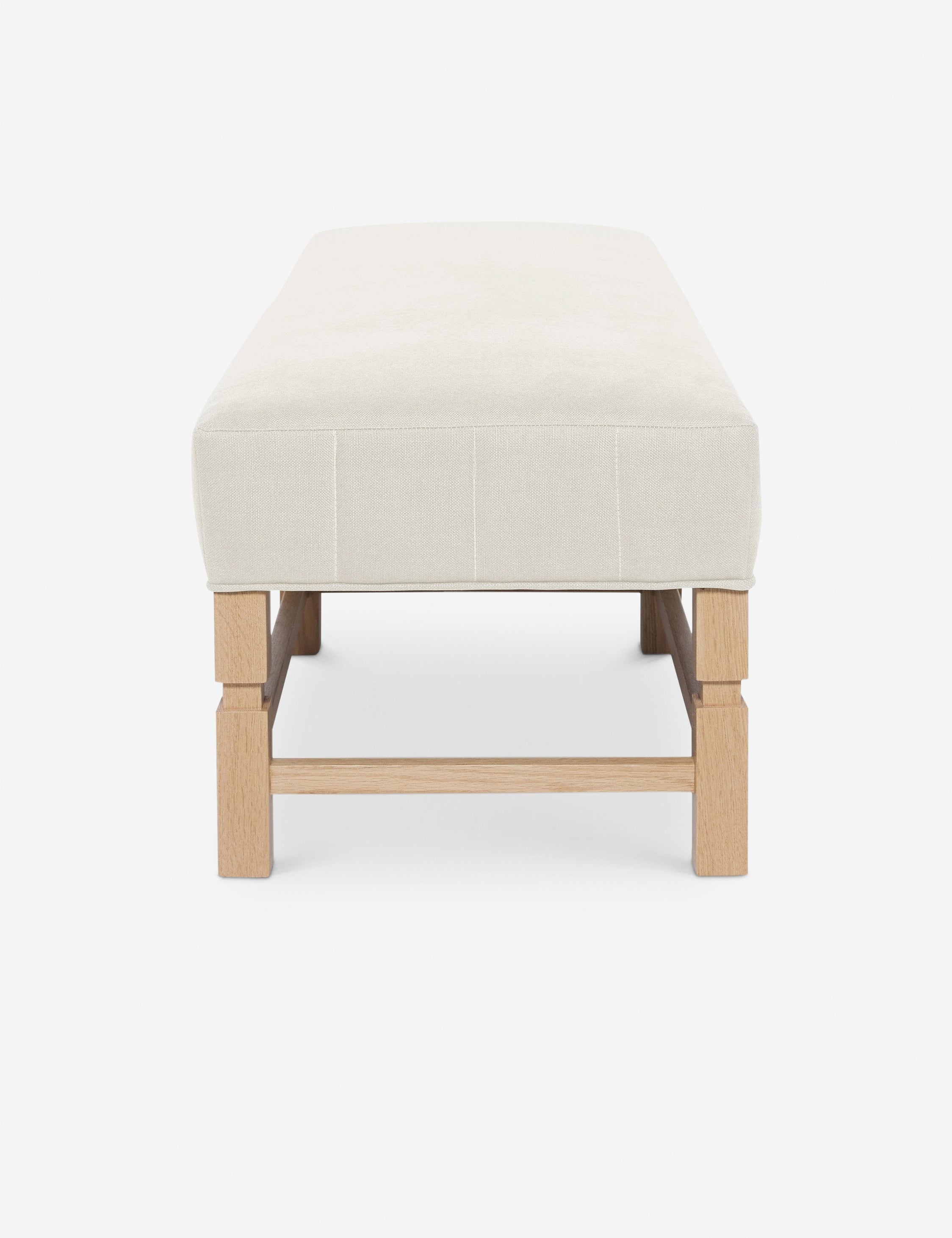 Banc – Alliant un style sur mesure à des matériaux classiques, ce banc rembourré est l'incarnation du confort intemporel.