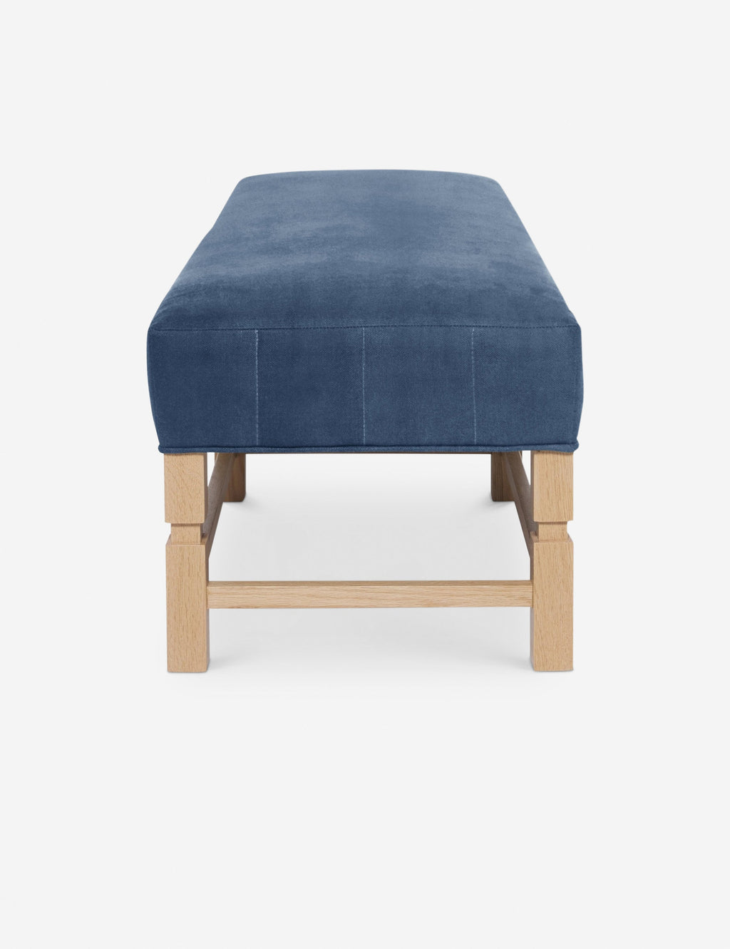 Banc – Alliant un style sur mesure à des matériaux classiques, ce banc rembourré est l'incarnation du confort intemporel.