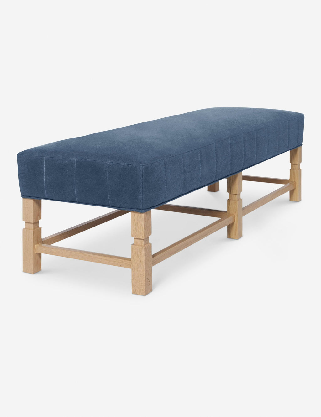Banc – Alliant un style sur mesure à des matériaux classiques, ce banc rembourré est l'incarnation du confort intemporel.