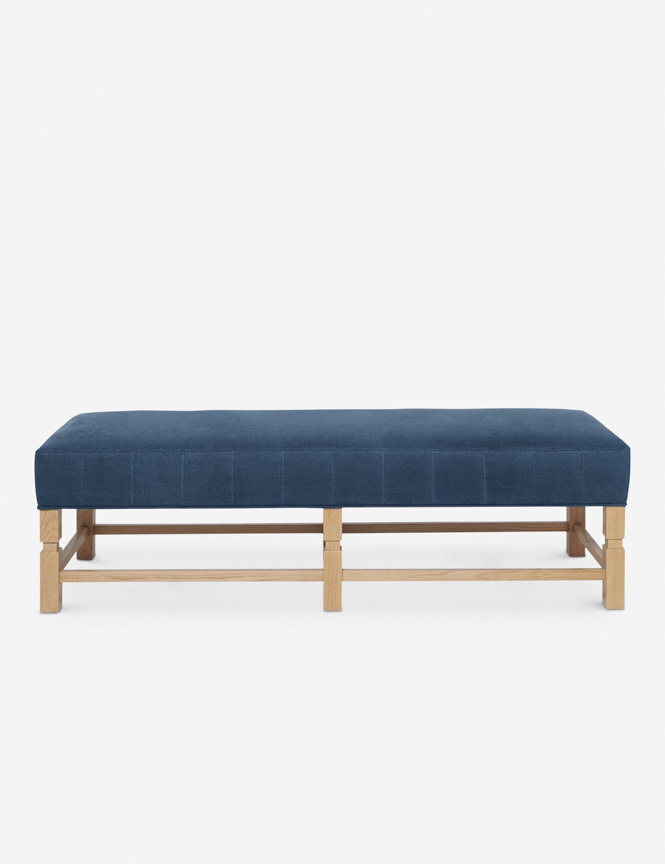 Banc – Alliant un style sur mesure à des matériaux classiques, ce banc rembourré est l'incarnation du confort intemporel.