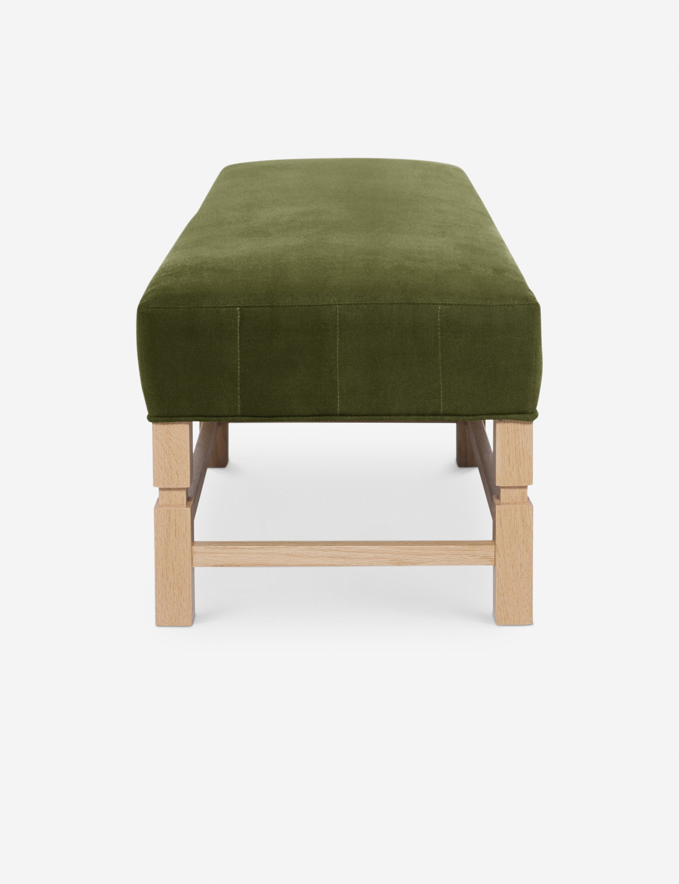 Banc – Alliant un style sur mesure à des matériaux classiques, ce banc rembourré est l'incarnation du confort intemporel.