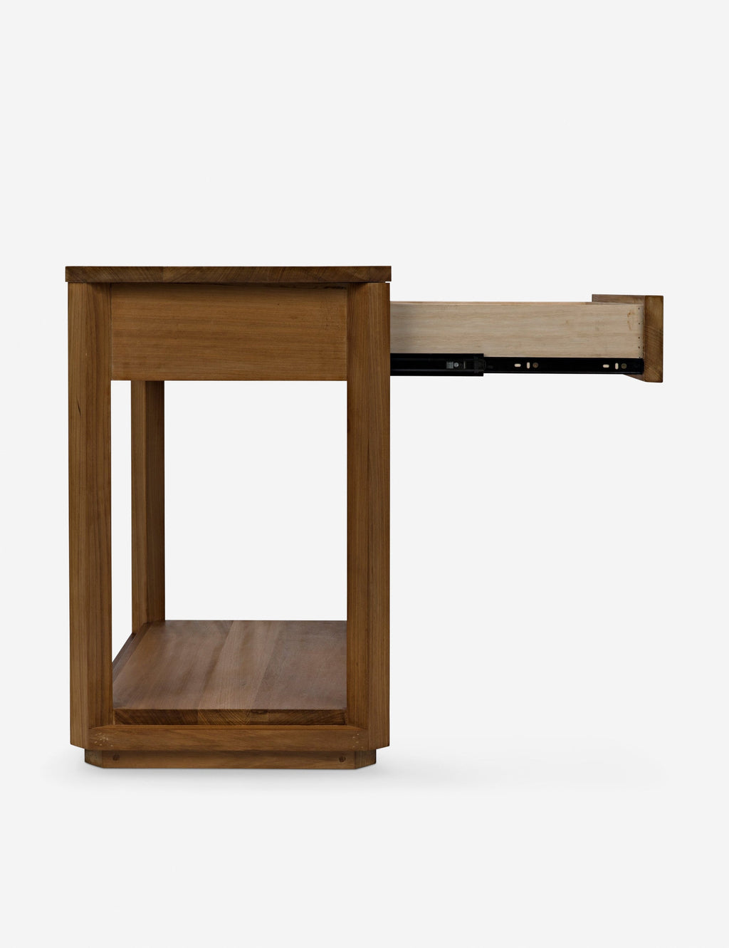 Table de chevet - Des détails d'inspiration mid-century, comme une base surélevée et des bords subtilement arrondis, distinguent notre table de chevet