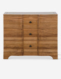 Commode - Une réinterprétation plus contemporaine d'un design de commode classique, ce meuble de rangement présente une courbe ondulée, ajoutant une dimension supplémentaire à son esthétique.