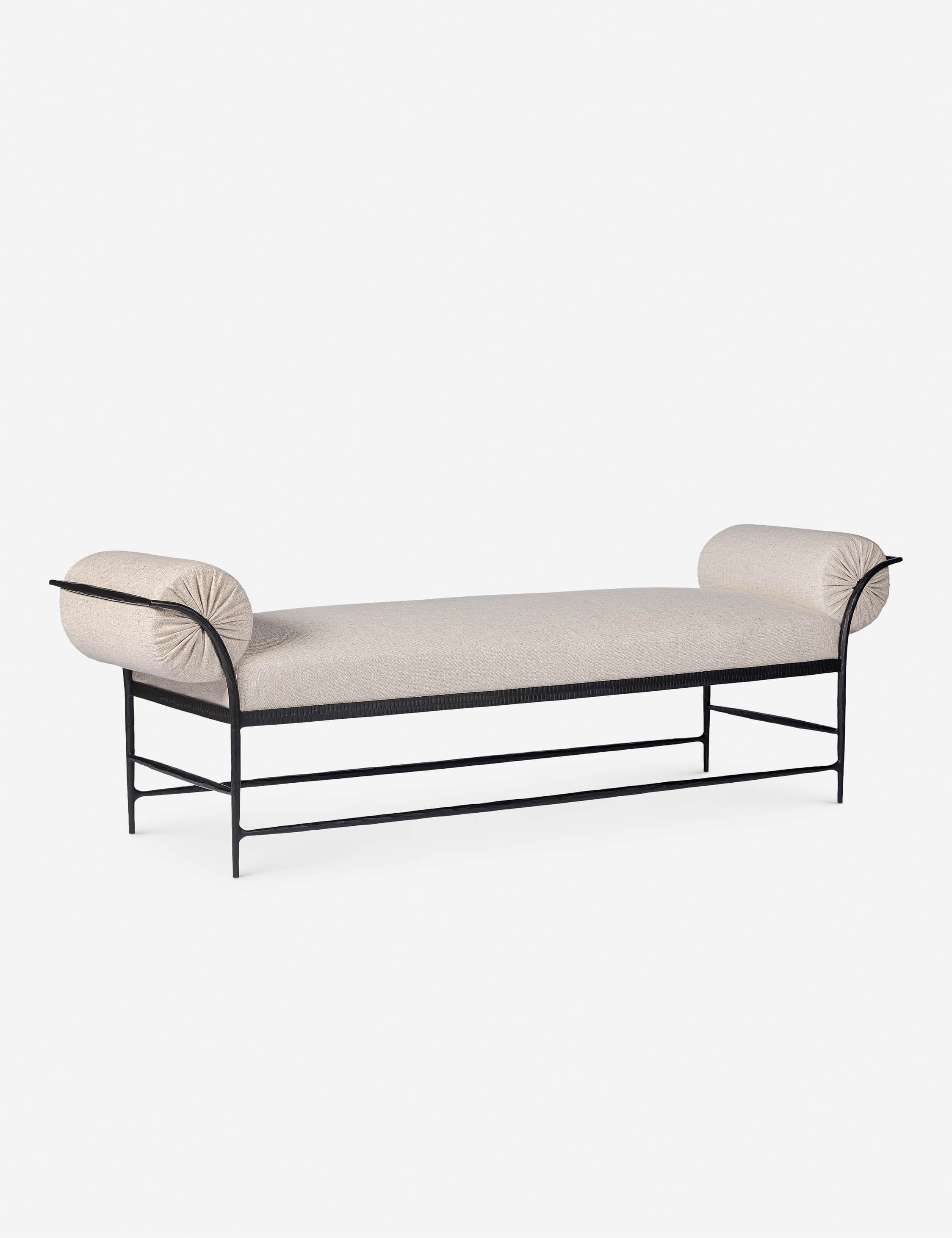 Bench - allie un design réfléchi à des matériaux durables, créant des pièces intentionnelles conçues pour s'intégrer harmonieusement à votre espace