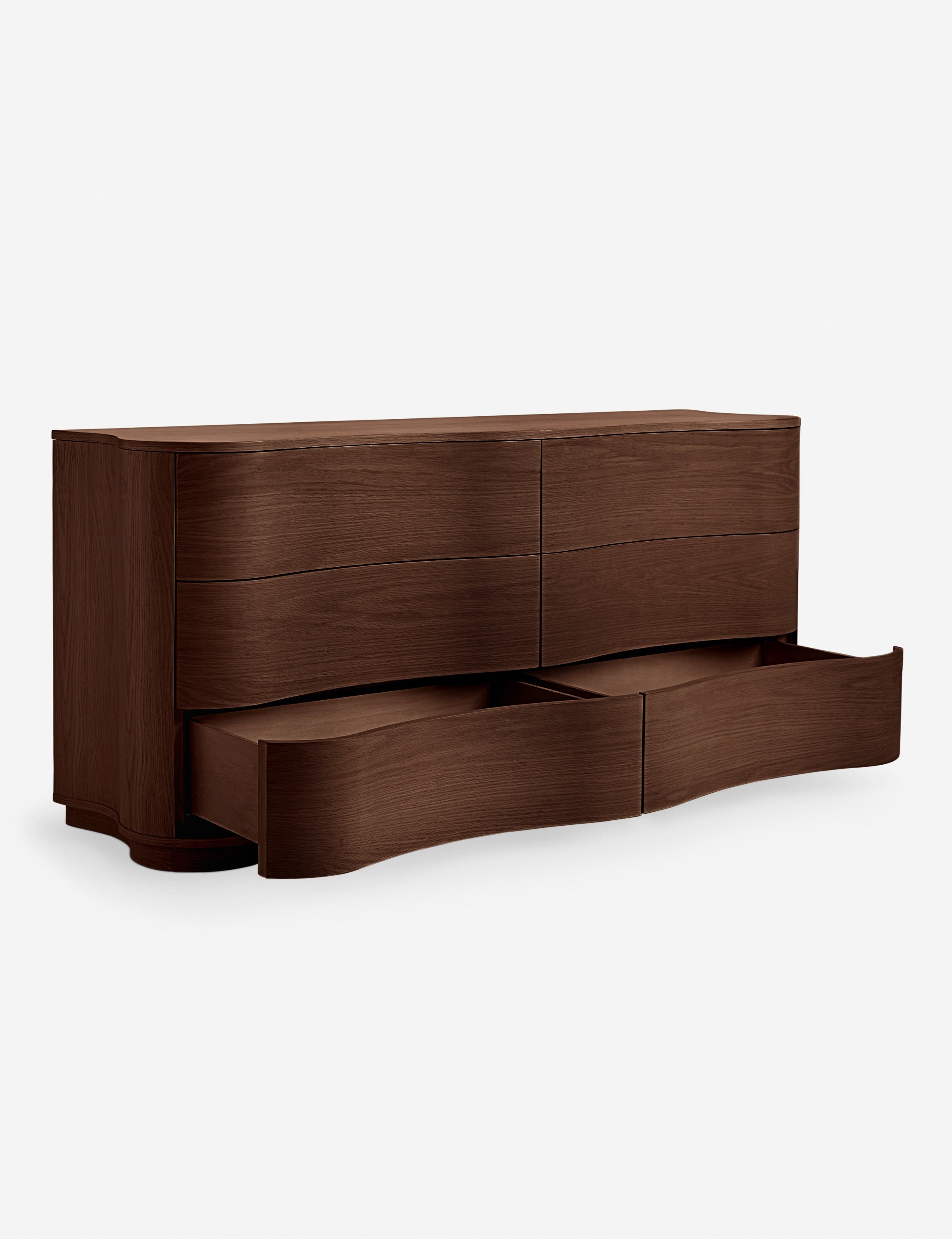 Dresser – Célébrée pour ses céramiques et ses designs audacieux, apporte son sens du raffinement et une touche d'espièglerie à une