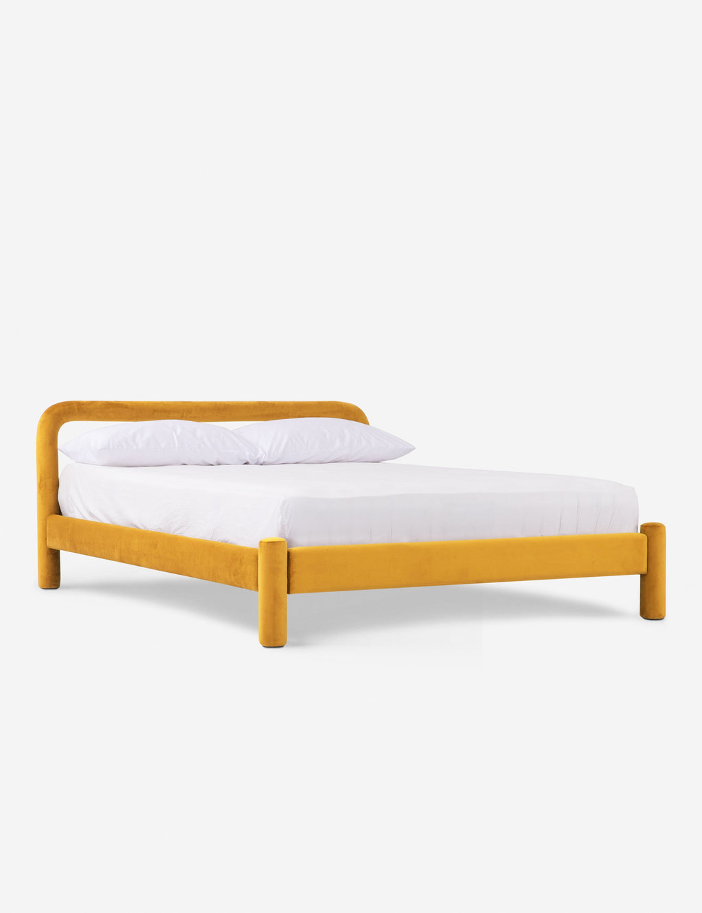 Lit plateforme - Un studio de design de mobilier cherche à créer des espaces ouverts et naturels avec sa ligne de mobilier minimaliste.