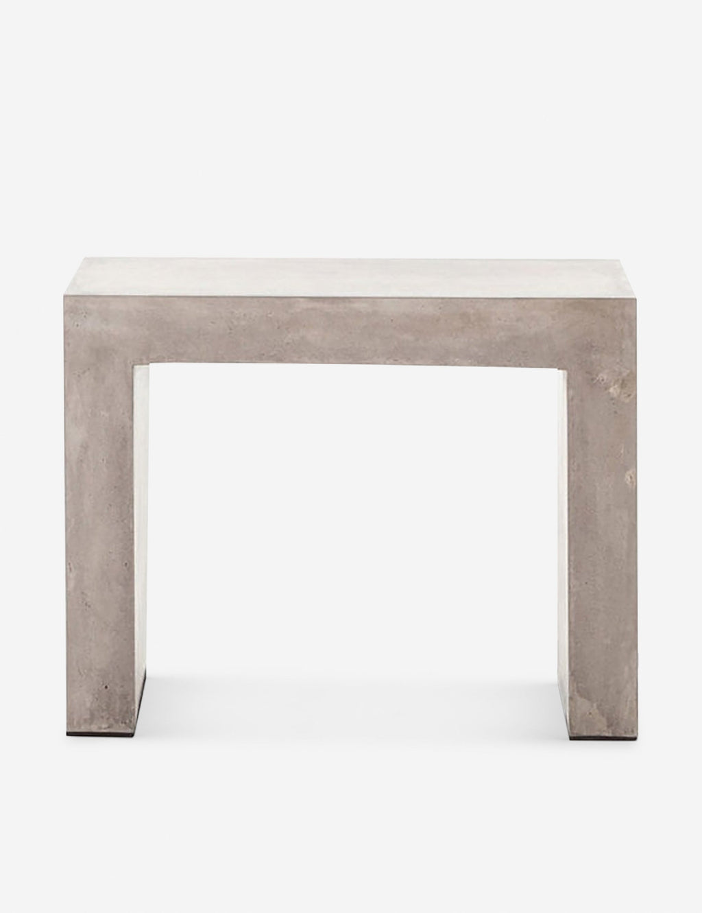 Table d'appoint - Le béton massif et le design épuré et simple de cette table d'appoint lui confèrent un look ultra-moderne et tendance