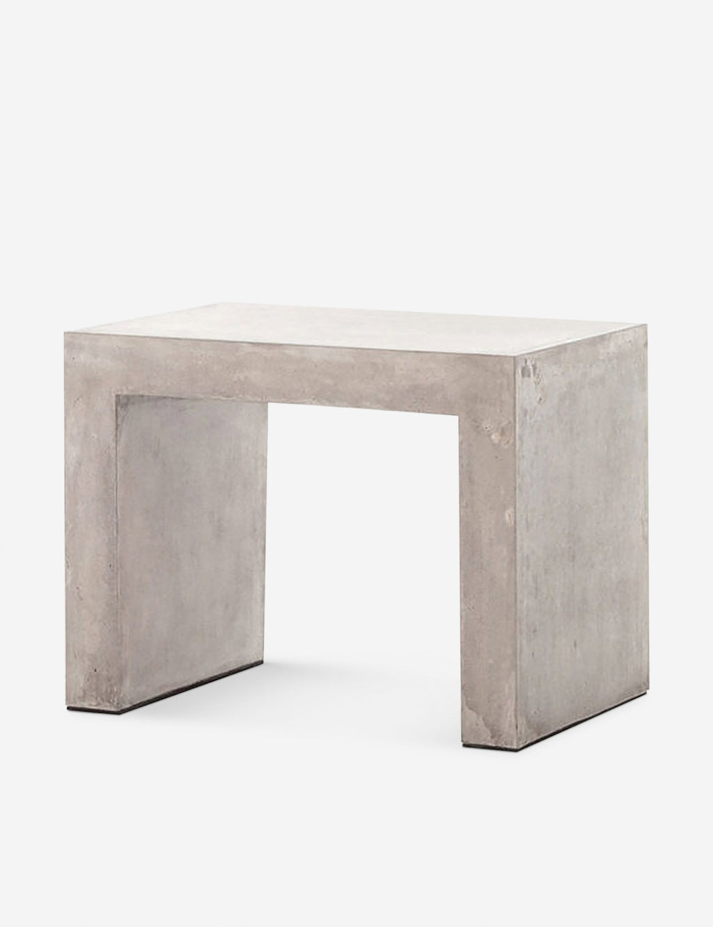 Table d'appoint - Le béton massif et le design épuré et simple de cette table d'appoint lui confèrent un look ultra-moderne et tendance